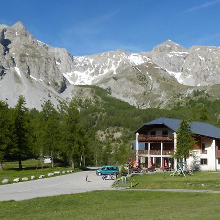 Hotel Auberge des Aiguilles à Entraunes Extérieur photo